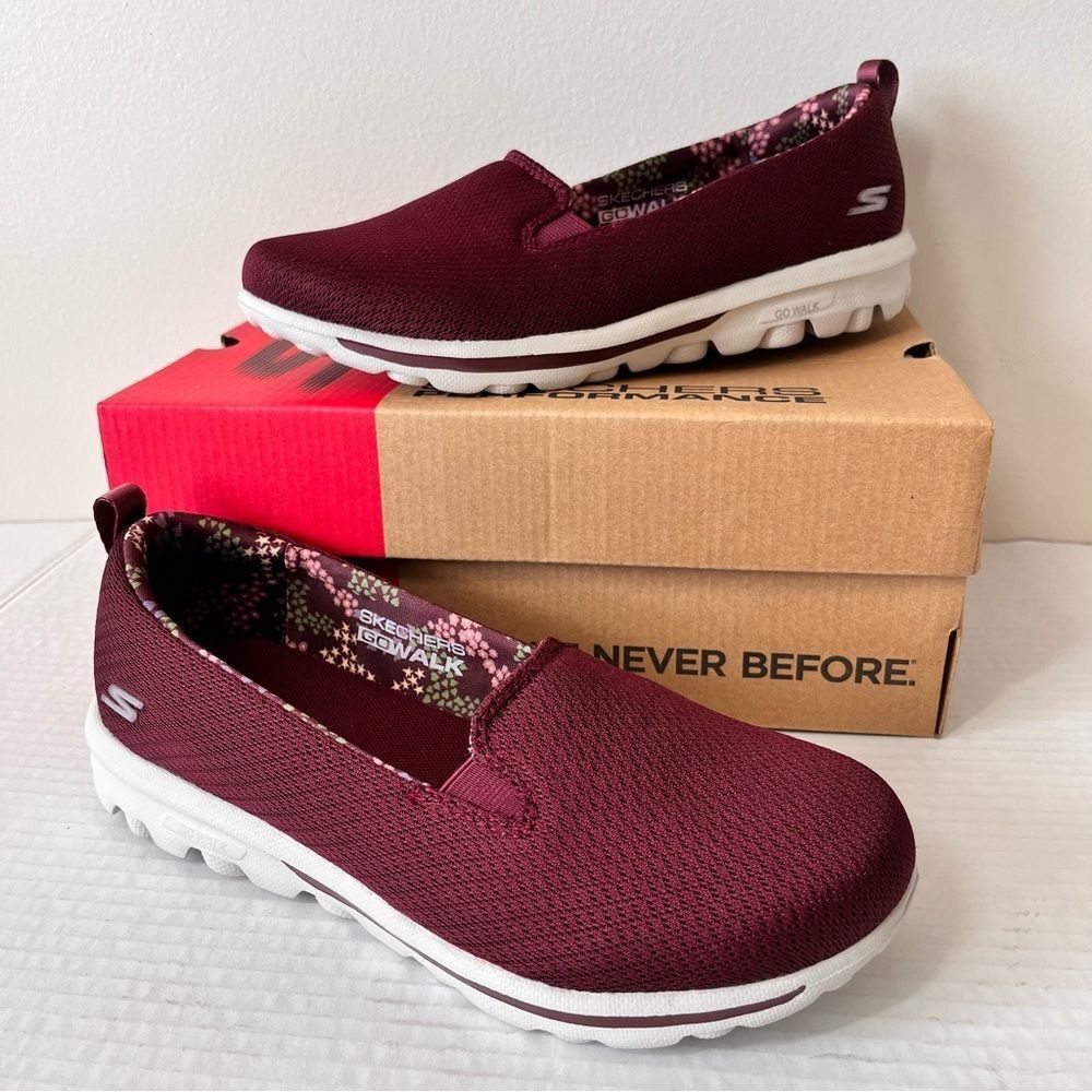 Skechers Summits Perfect Views Washable_Mesh Bungee Slip-Ons